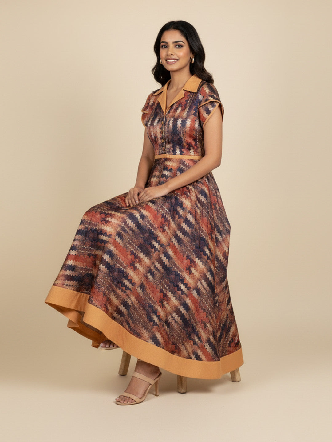 Chevron Abstract Print Satin Collar Maxi Dress